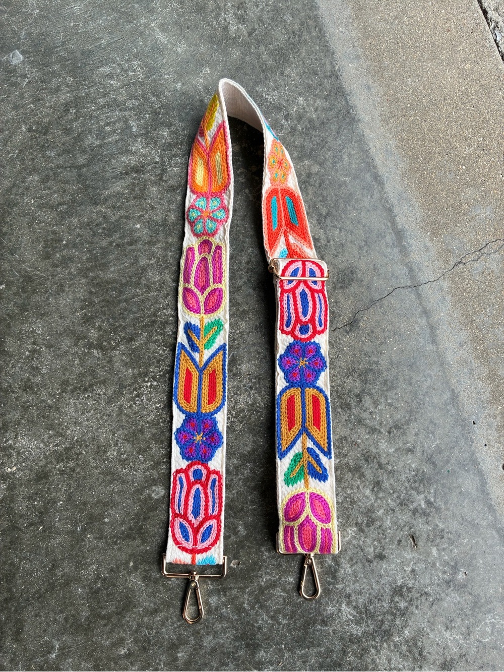 Embroidered Floral Guitar-Style Bag Strap in Floral Multicolor